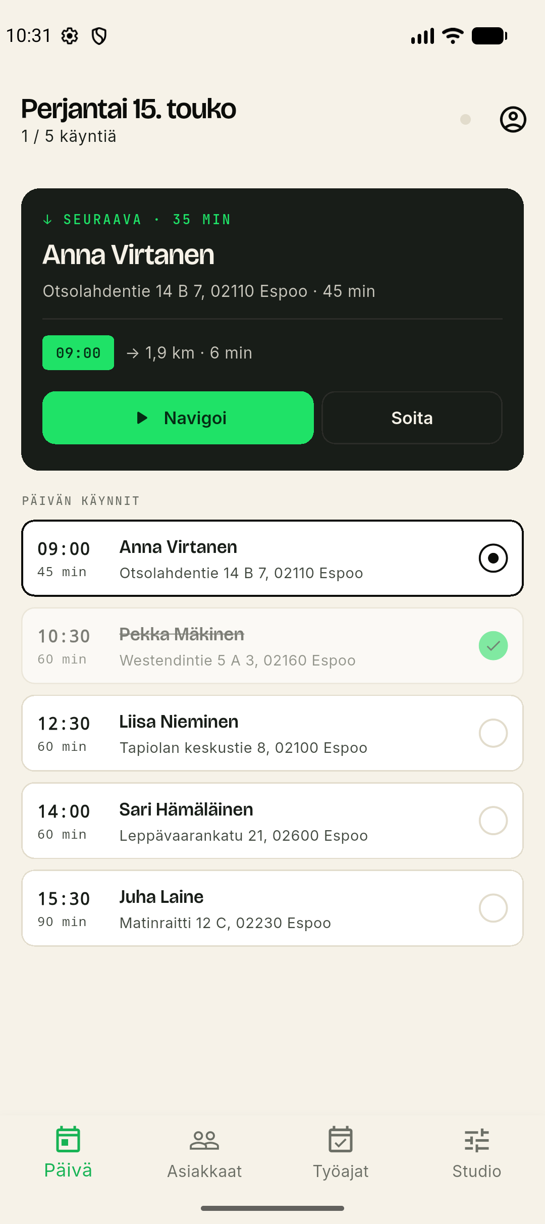 Buusti-sovelluksen Päivä-näkymä — seuraava käynti, käyntilista ja navigointi.